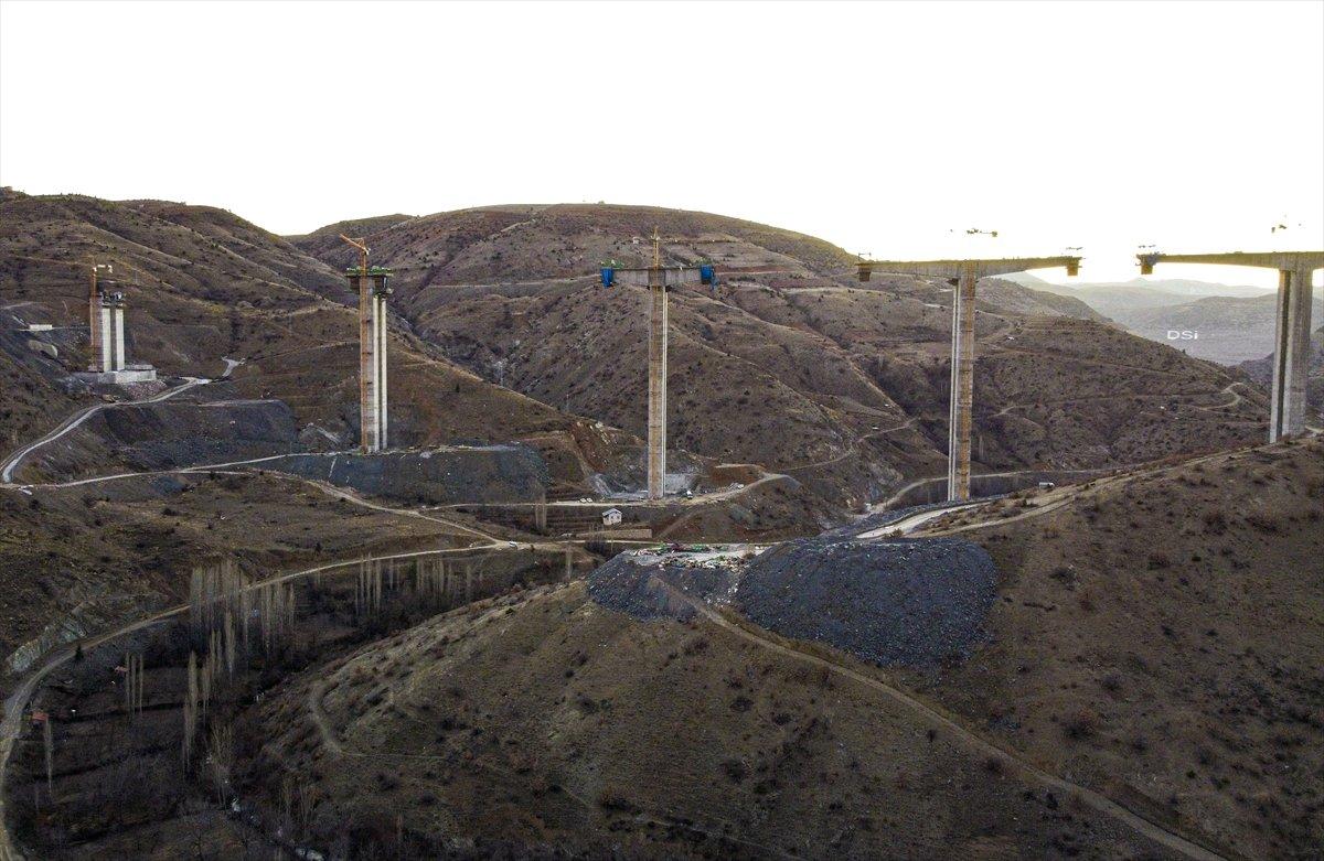 Türkiye'nin en yüksek ayaklı viyadüğü: Eğiste