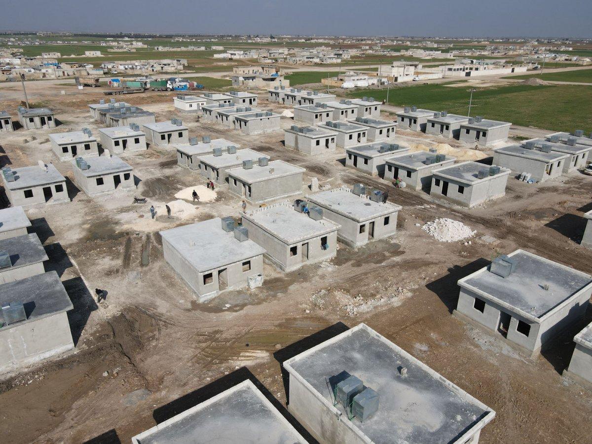 İHH, İdlib'de 'Yaşam Evleri' projesiyle briket evler inşa edecek