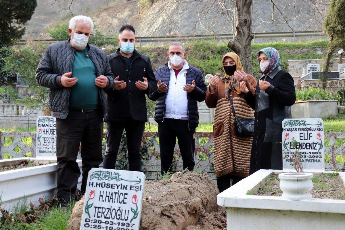Sakarya'da mezar taşını çaldılar