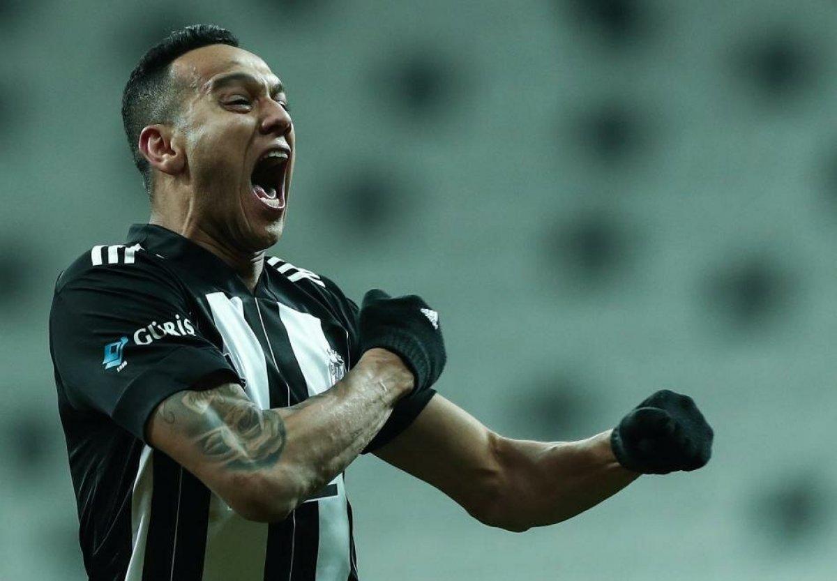 Josef de Souza: Umarım Mesut Özil başarısız olur