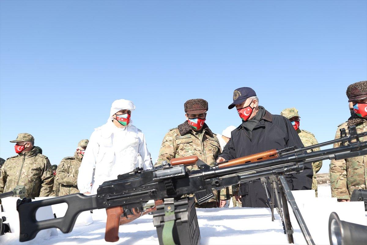Türk Silahlı Kuvvetleri'nin komando marşlı kış tatbikatı
