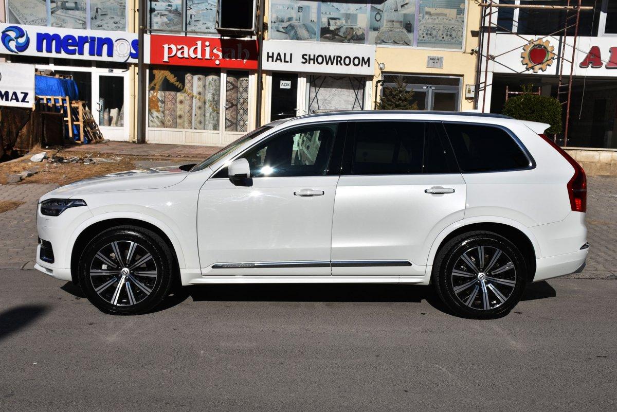 Niğde’de sıfır kilometre olarak aldığı lüks aracının kapısı farklı çıktı