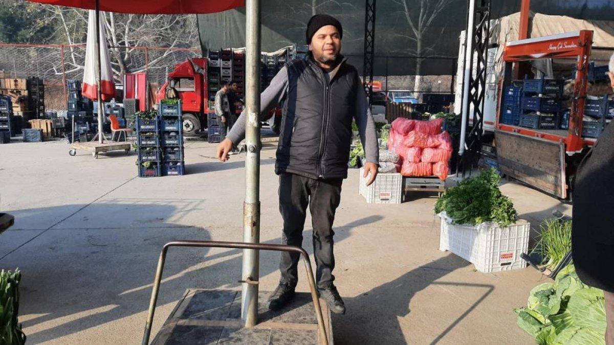 Osmaniyeli 'şemsiye ile uçan adam' da uzaya gitmeye aday