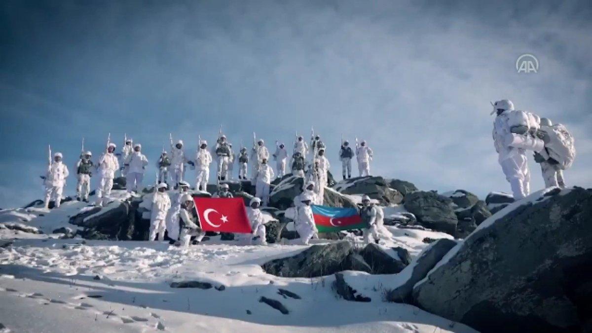 Türk Silahlı Kuvvetleri'nin komando marşlı kış tatbikatı