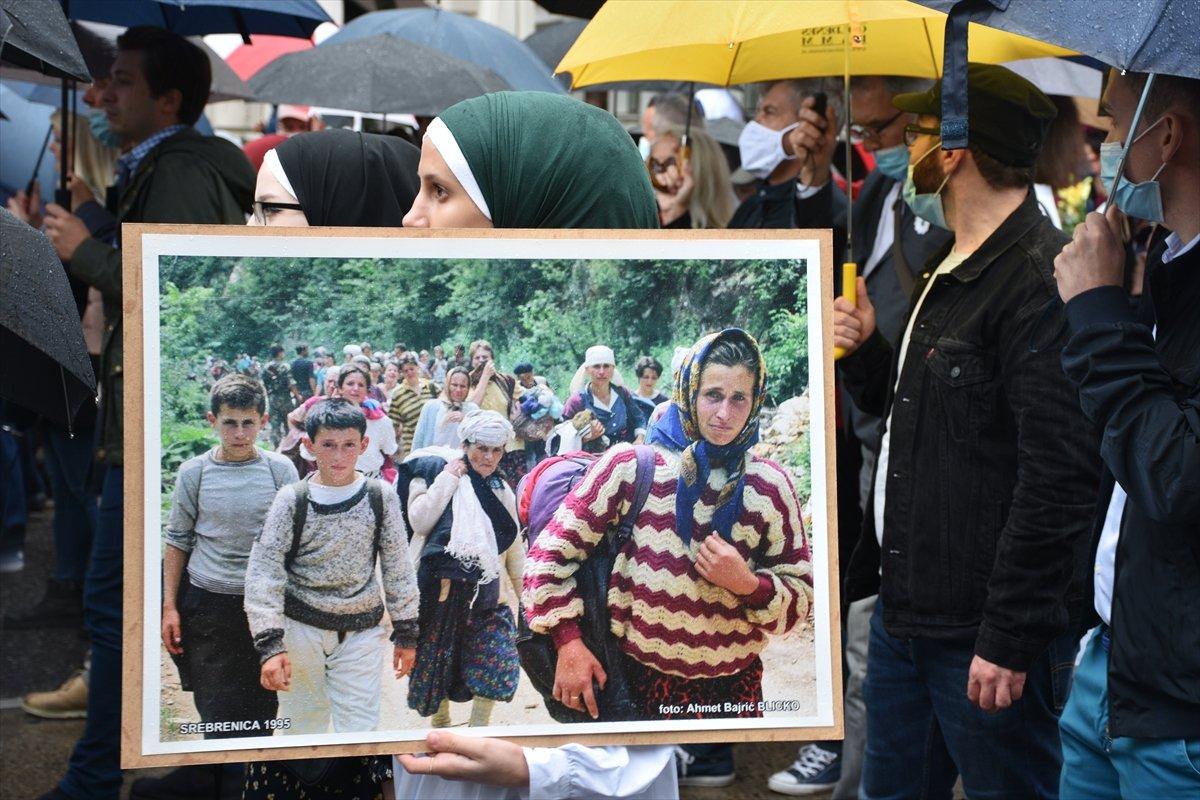 Hollanda'dan, Srebrenitsa katliamına seyirci kalan askerlere 5 bin euro 'jest'