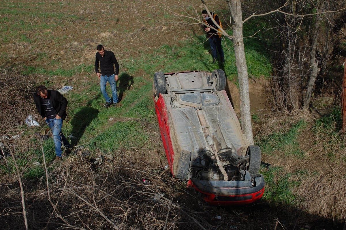 Tekirdağ'da yoldan çıkan otomobil su kanalına uçtu