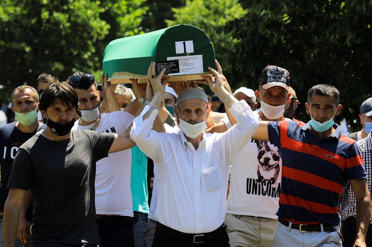 Hollanda'dan, Srebrenitsa katliamına seyirci kalan askerlere 5 bin euro 'jest'