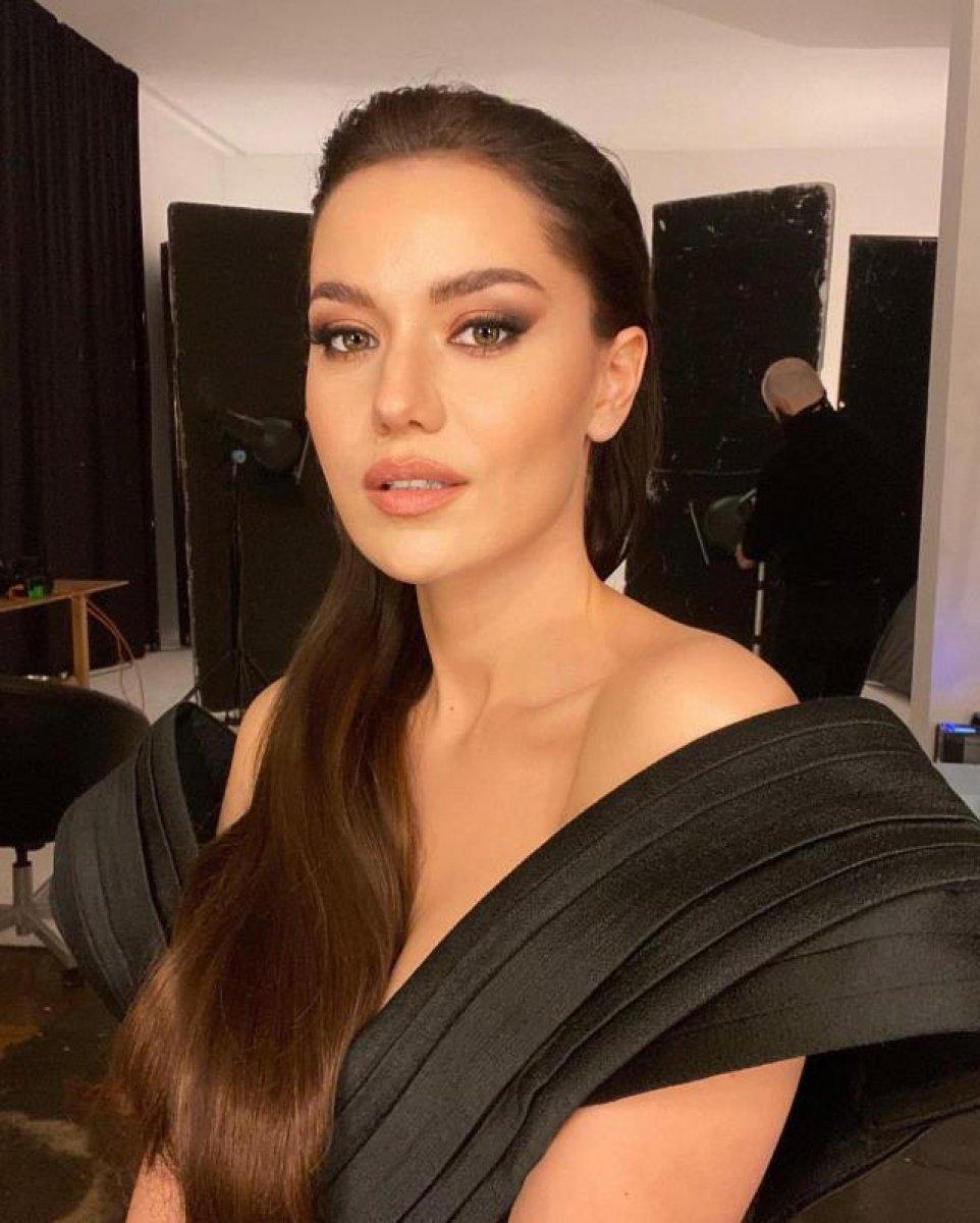Fahriye Evcen'den yeni pozlar