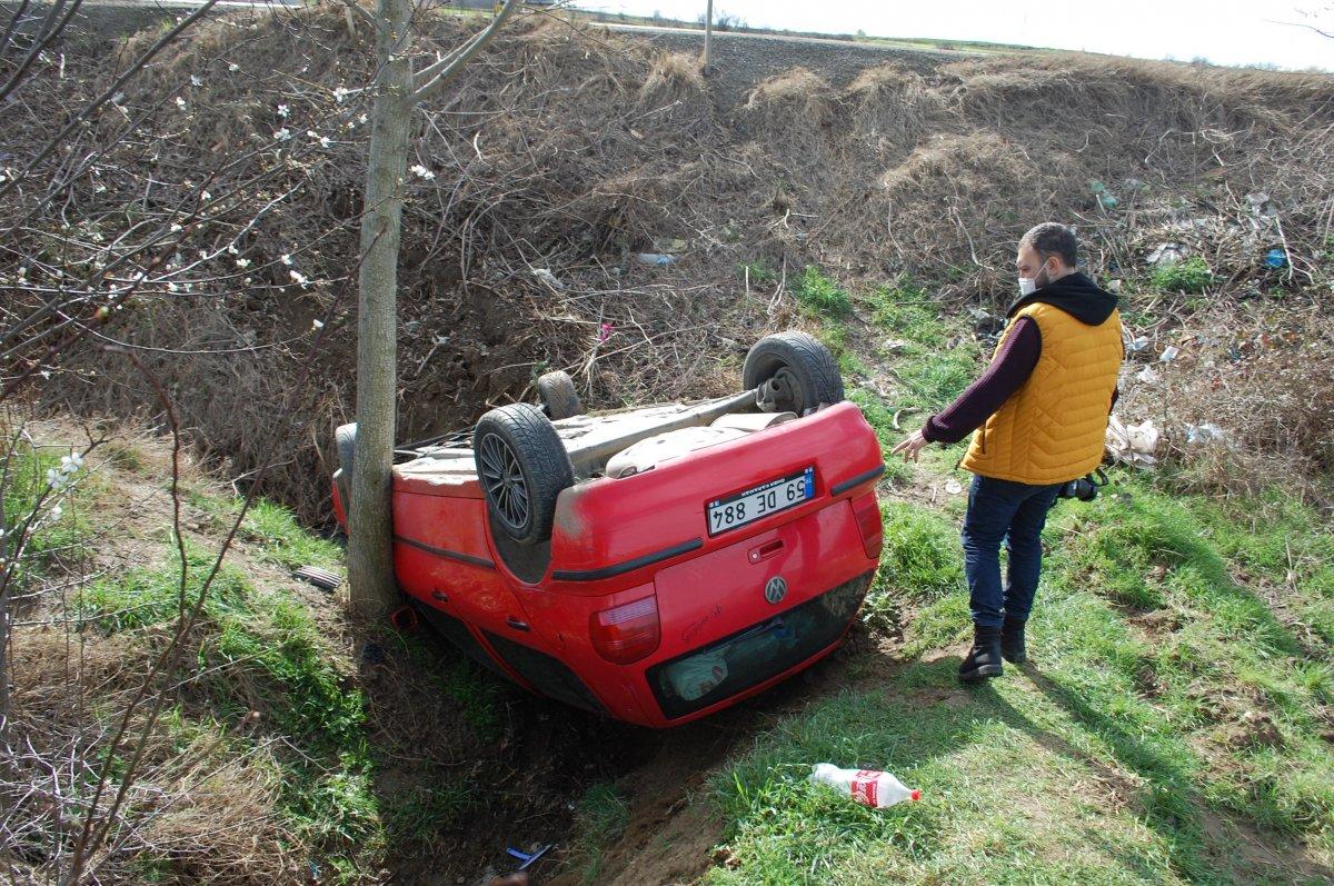 Tekirdağ'da yoldan çıkan otomobil su kanalına uçtu