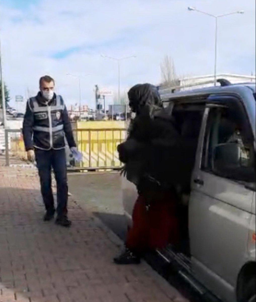 Tekirdağ'da 8 kişilik minibüste 19 göçmen yakalandı