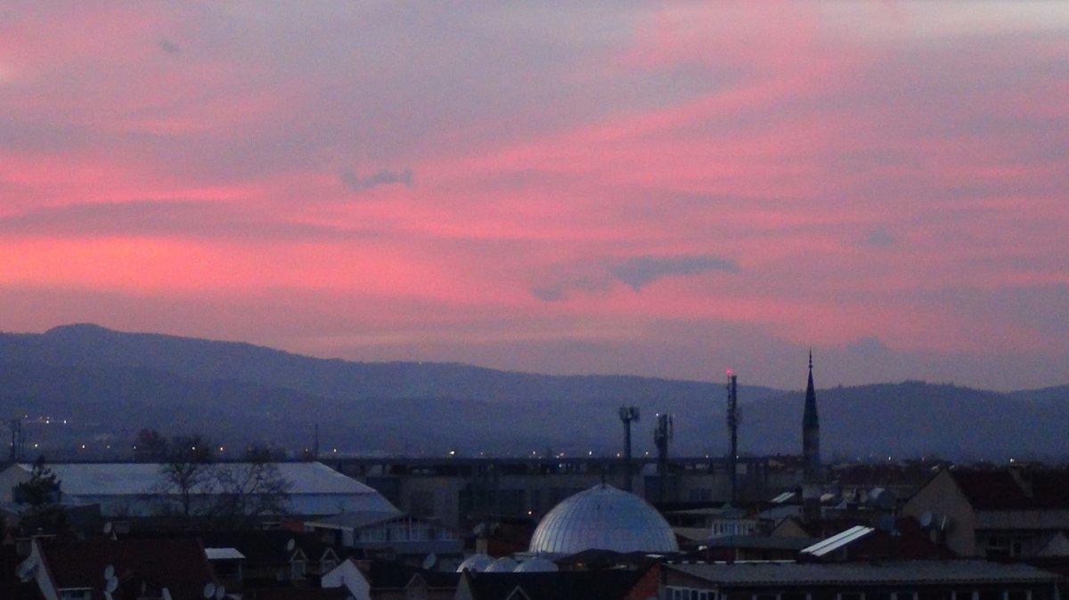Bursa'da gökyüzünde büyüleyen görüntü