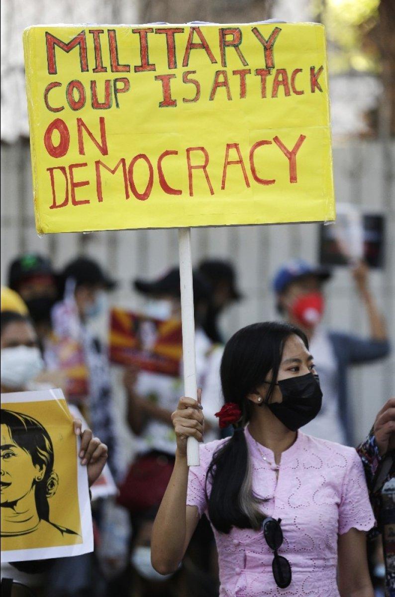 Myanmar’da güvenlik güçleri darbe karşıtlarına plastik mermi kullandı