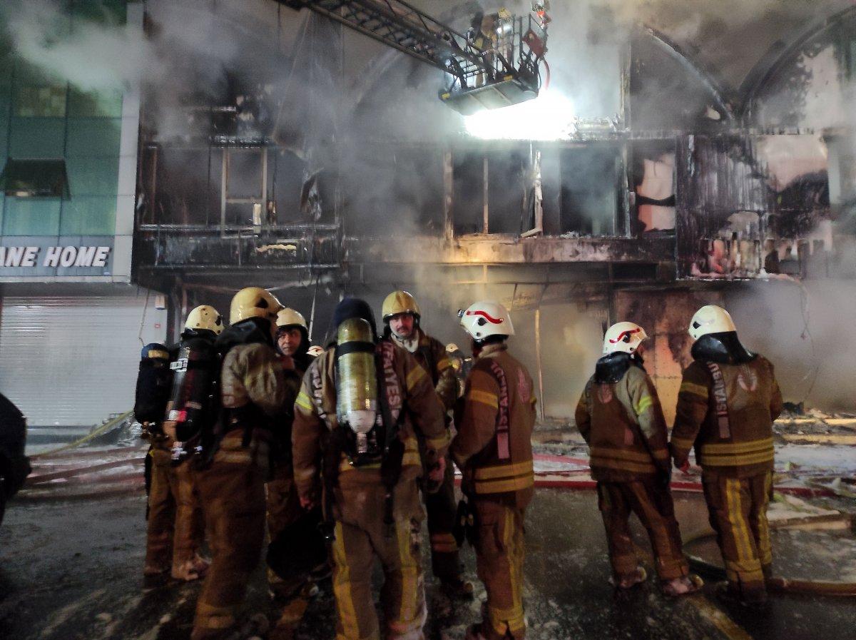 İSTOÇ Ticaret Merkezi'nde 4 iş yeri yandı