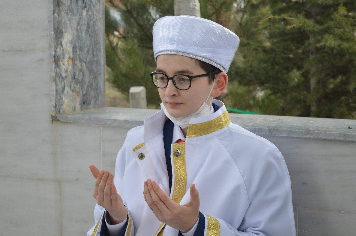 Eskişehir’de hafızlığı bitiren genç için konvoylu kutlama