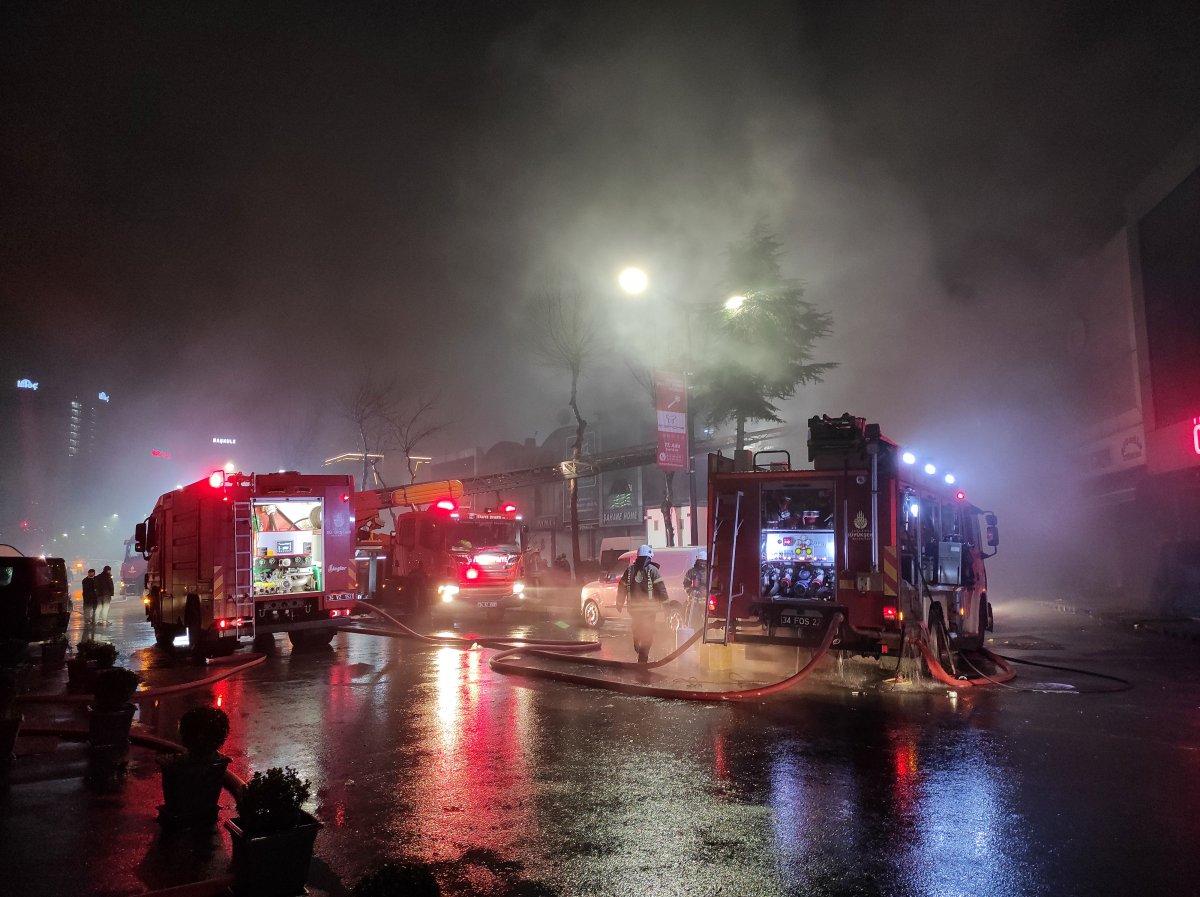 İSTOÇ Ticaret Merkezi'nde 4 iş yeri yandı