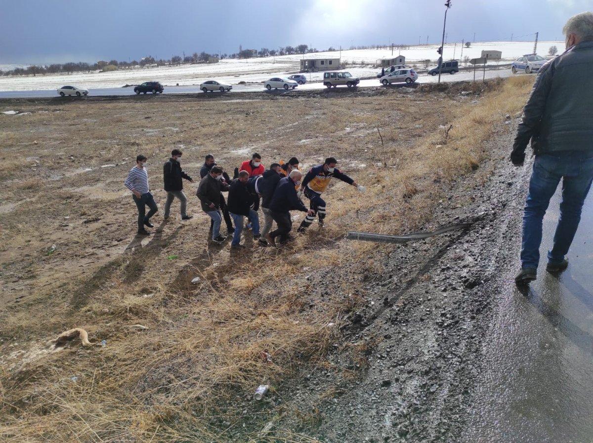 Kayseri-Malatya otoyolunda 3 araç birbirine girdi