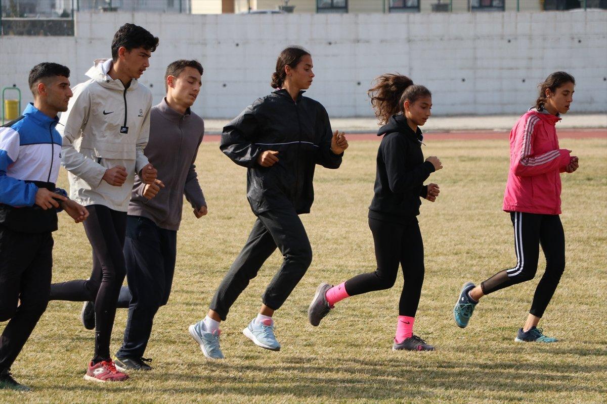 Gaziantepli genç atlet, babasına verdiği sözü tutarak rekor kırdı