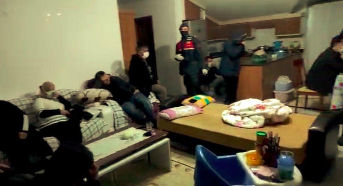 Antalya'da jandarma itfaiye merdiveni ile kumar baskını yaptı