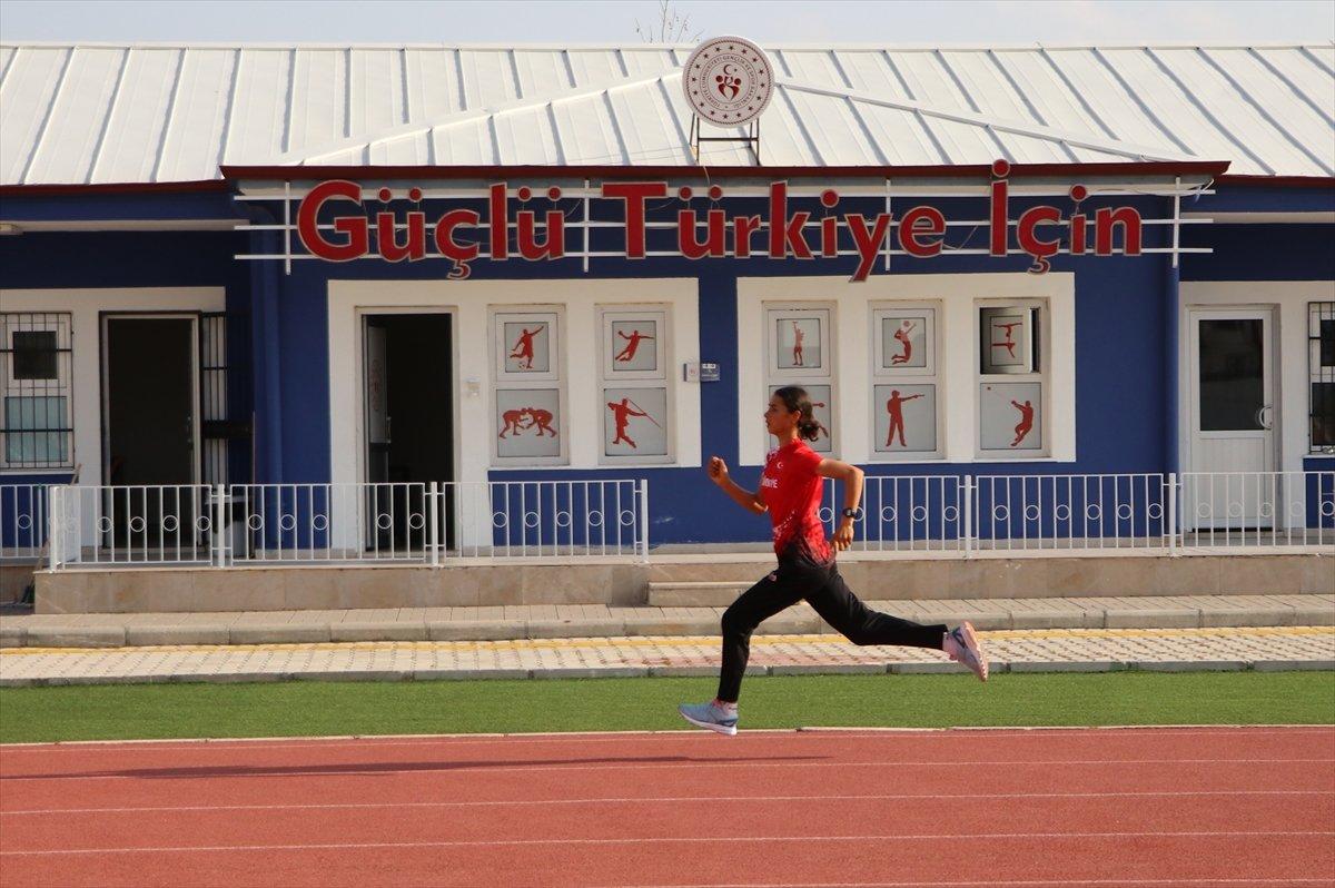 Gaziantepli genç atlet, babasına verdiği sözü tutarak rekor kırdı