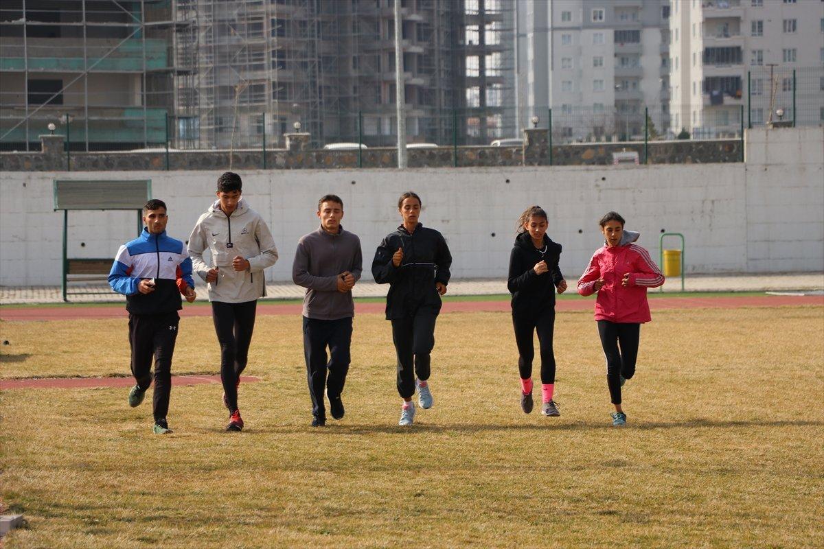 Gaziantepli genç atlet, babasına verdiği sözü tutarak rekor kırdı
