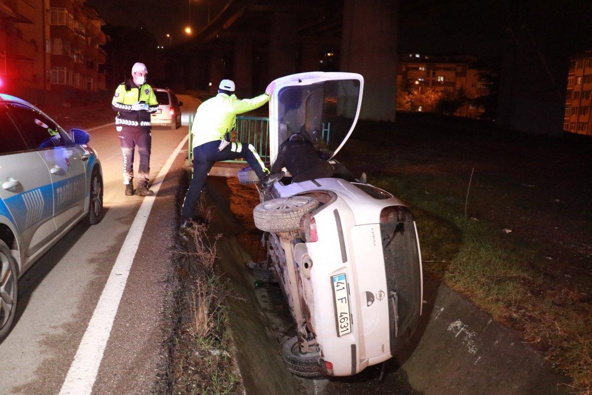 Kocaeli'de aracını kanala deviren alkollü sürücü: Nöbet tutuyorum