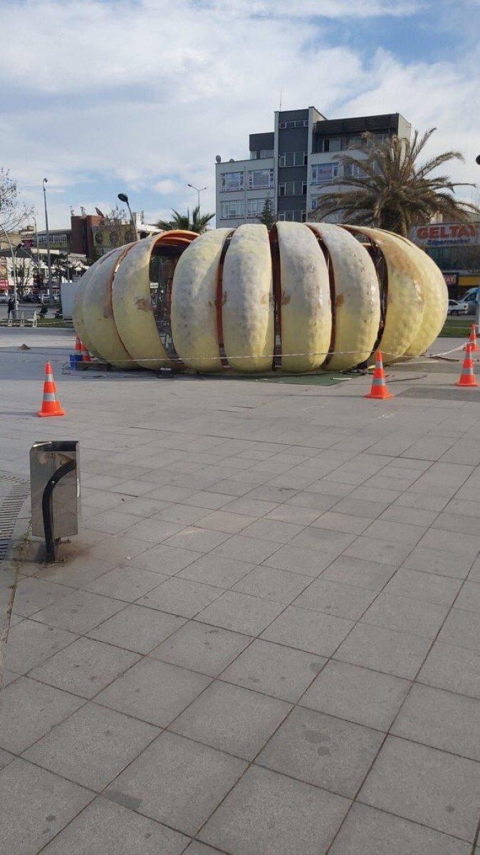 Sakarya Büyükşehir Belediyesi'nden kabak heykelinden ofis