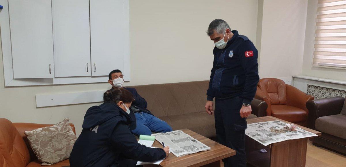 Çorum’da engelli maaşı olan dilencinin üzerinden 355 lira çıktı