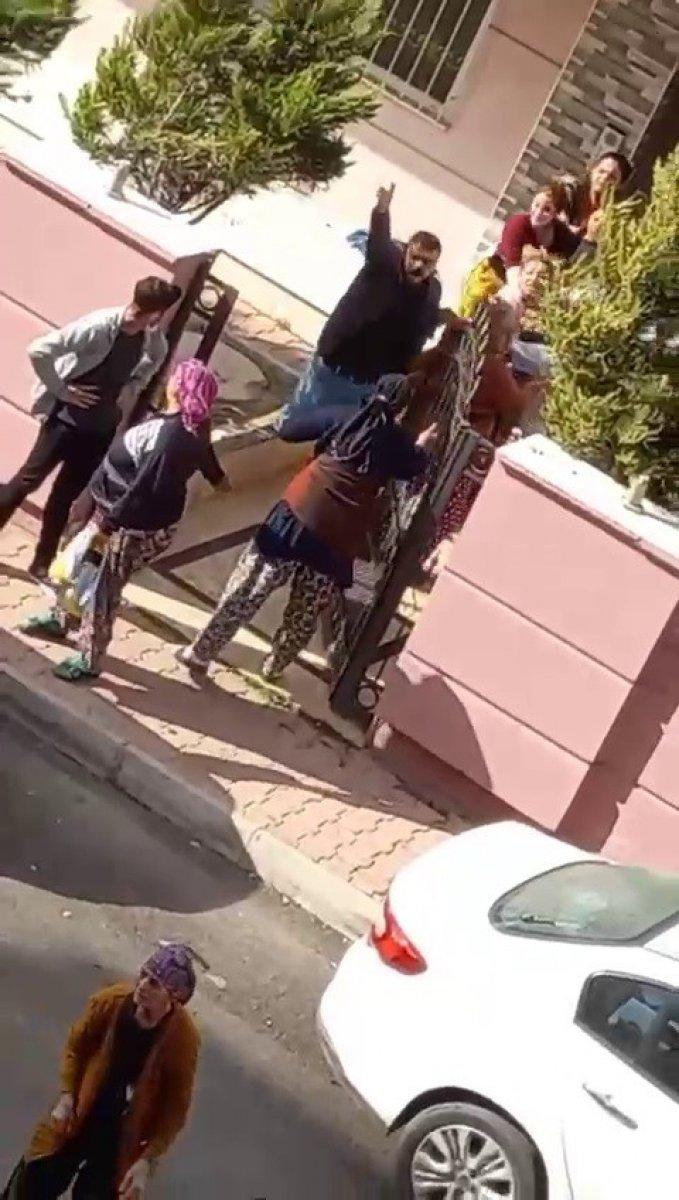 Antalya'da komşu aileler arasında kavga