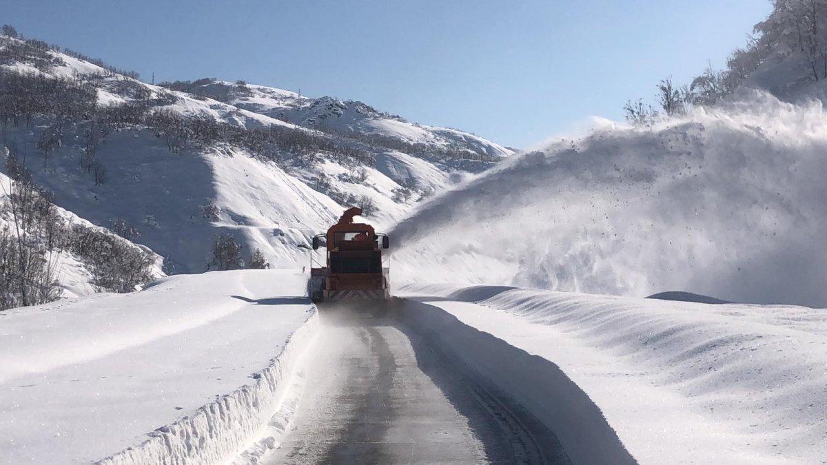 Yüz yüze eğitim öncesi kar nedeniyle bazı illerde eğitime ara verildi