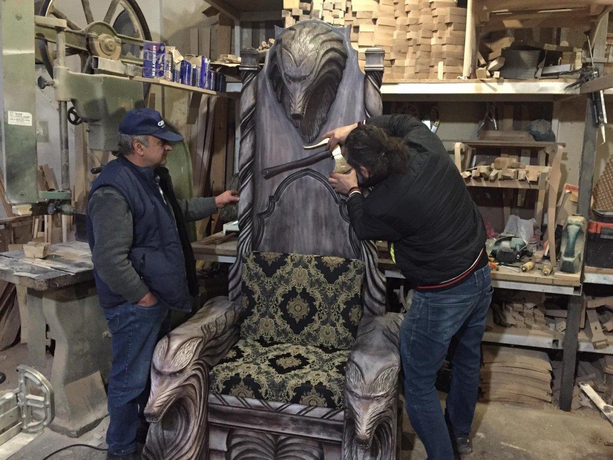 Azeri iş kadını eşi için Bursa'da taht yaptırdı