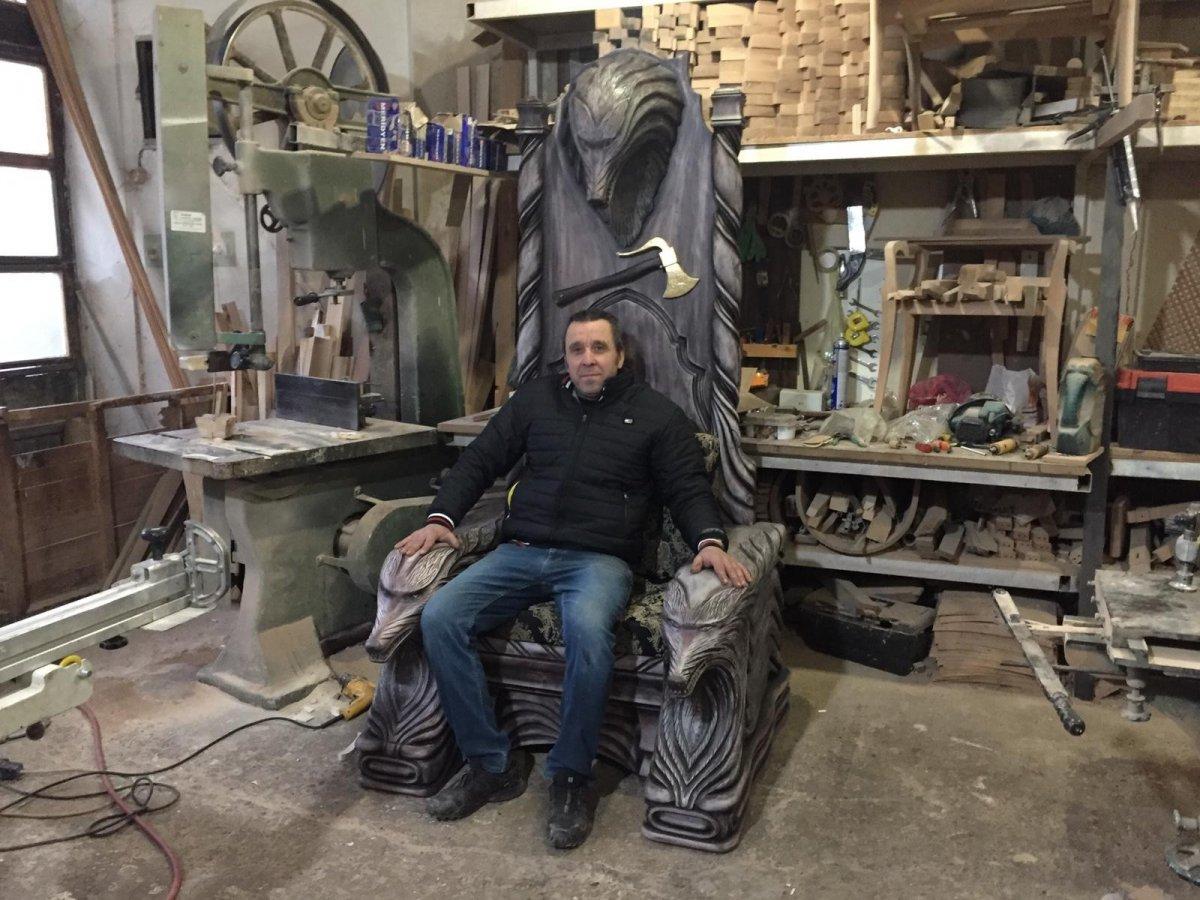 Azeri iş kadını eşi için Bursa'da taht yaptırdı