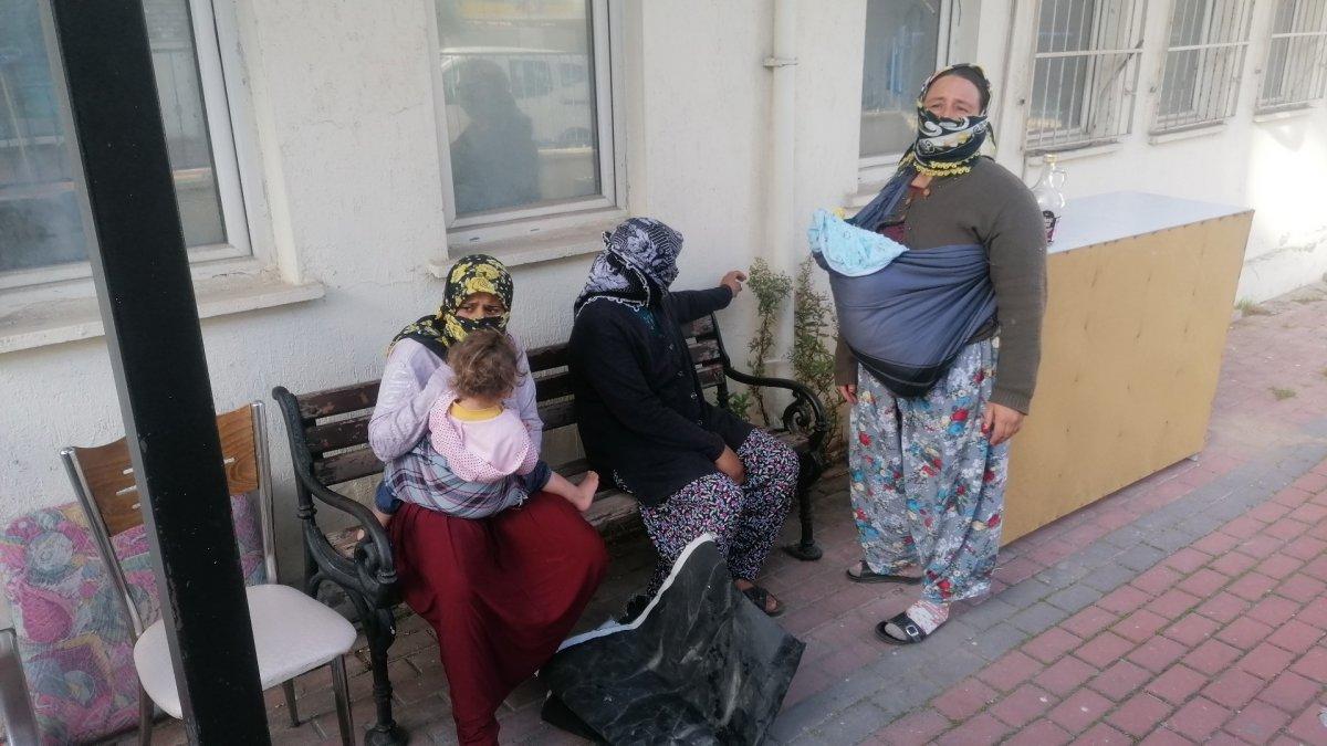 Antalya'da bebekle polise yakalanan dilencilere 16 bin lira ceza