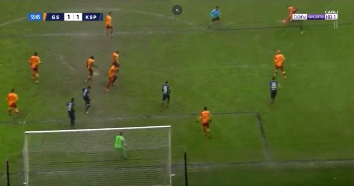 Kasımpaşa'nın penaltı beklediği pozisyon