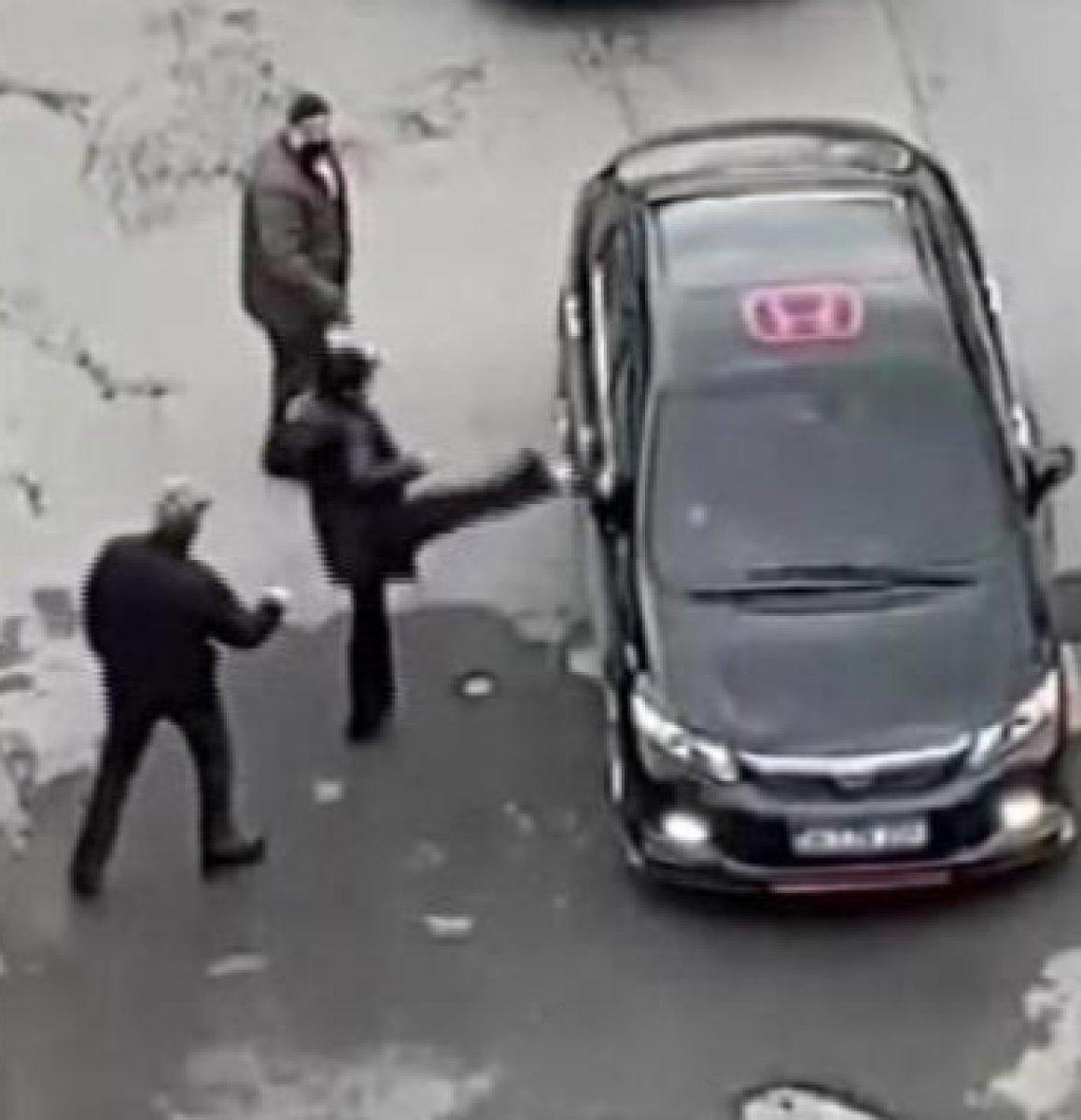 Bahçelievler'de tartıştığı kadına tokat attı