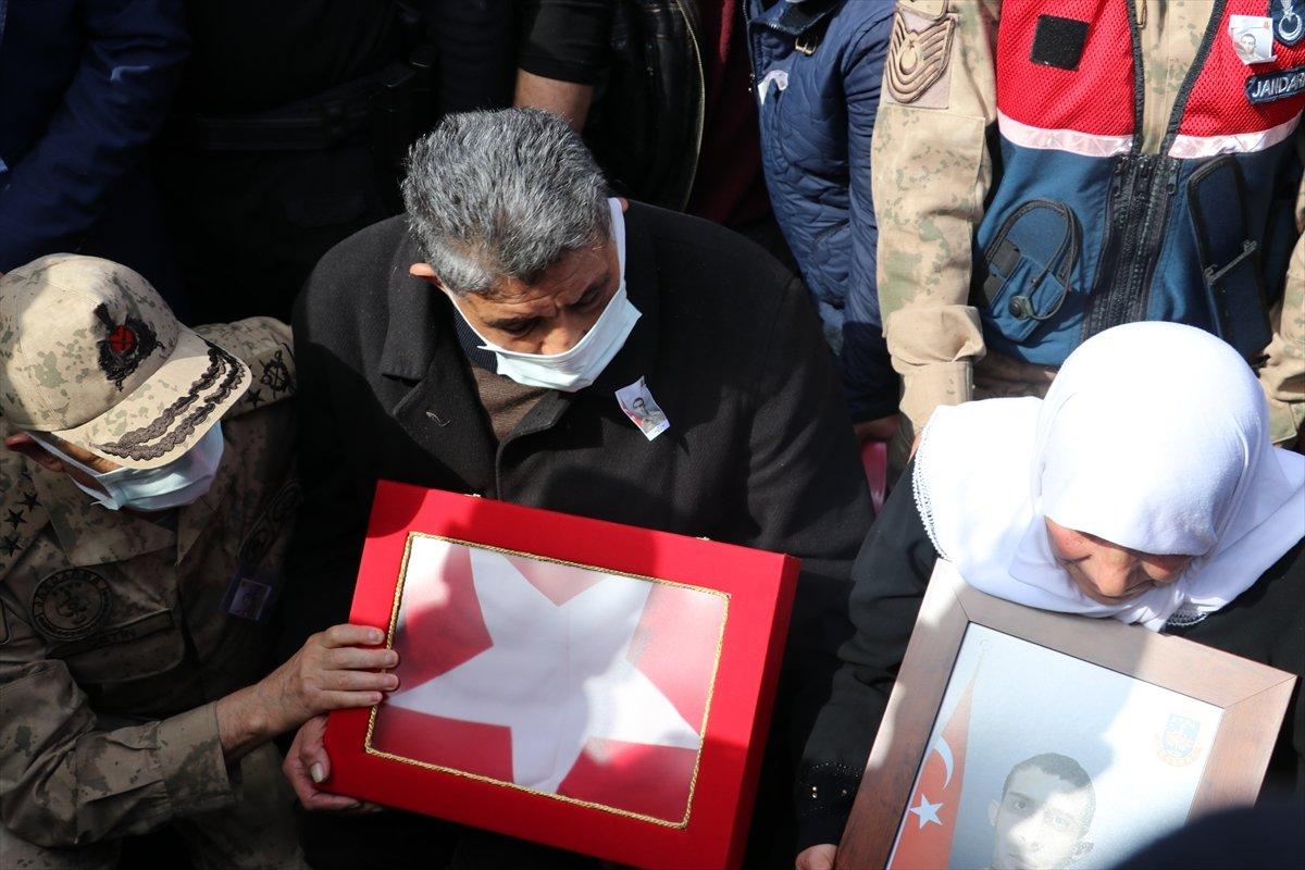 Türkiye yasta: Şehitlerimizi uğurluyoruz