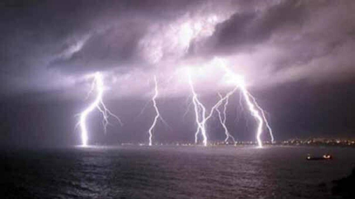 Kar yağarken şimşek çakar mı, gök gürültüsü olur mu? Kar yağarken şimşek çakması neden olur?