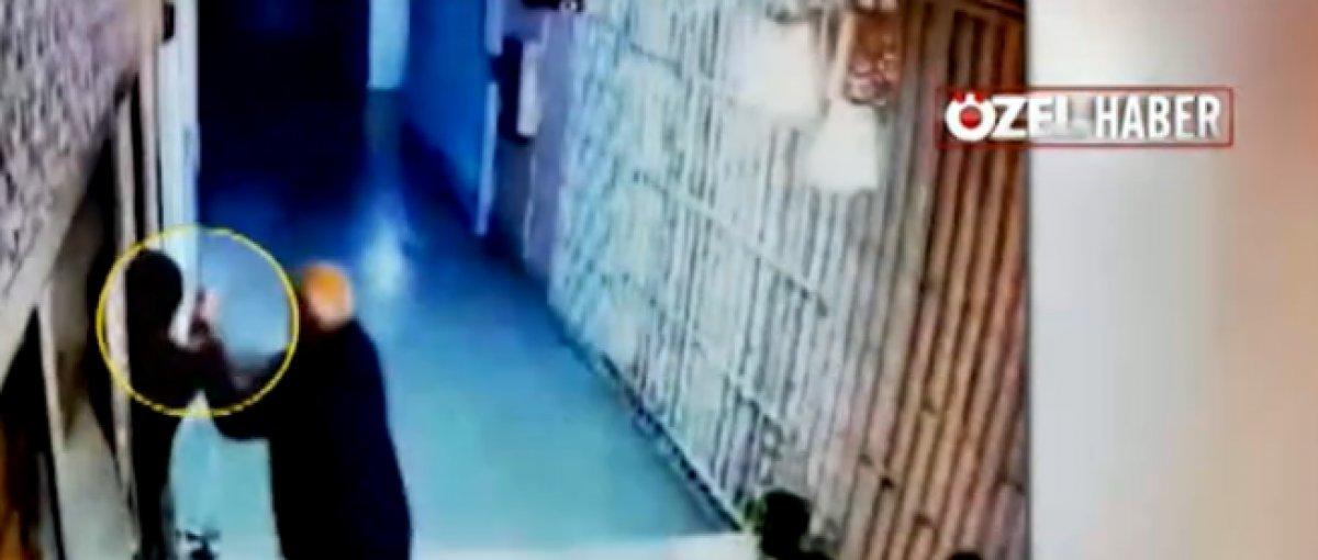 İstanbul'da 10 bin lira için kahvehaneyi basıp dehşet saçtılar