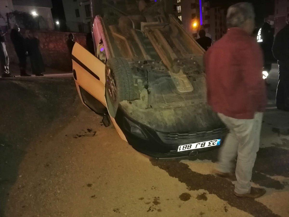 Elazığ’da ilginç kaza kamerada