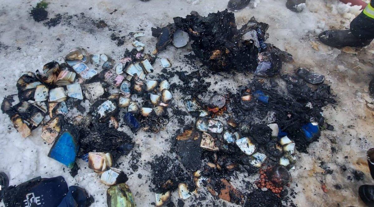 Kocaeli'de, yanan prefabrik evde 500 bin TL kül oldu