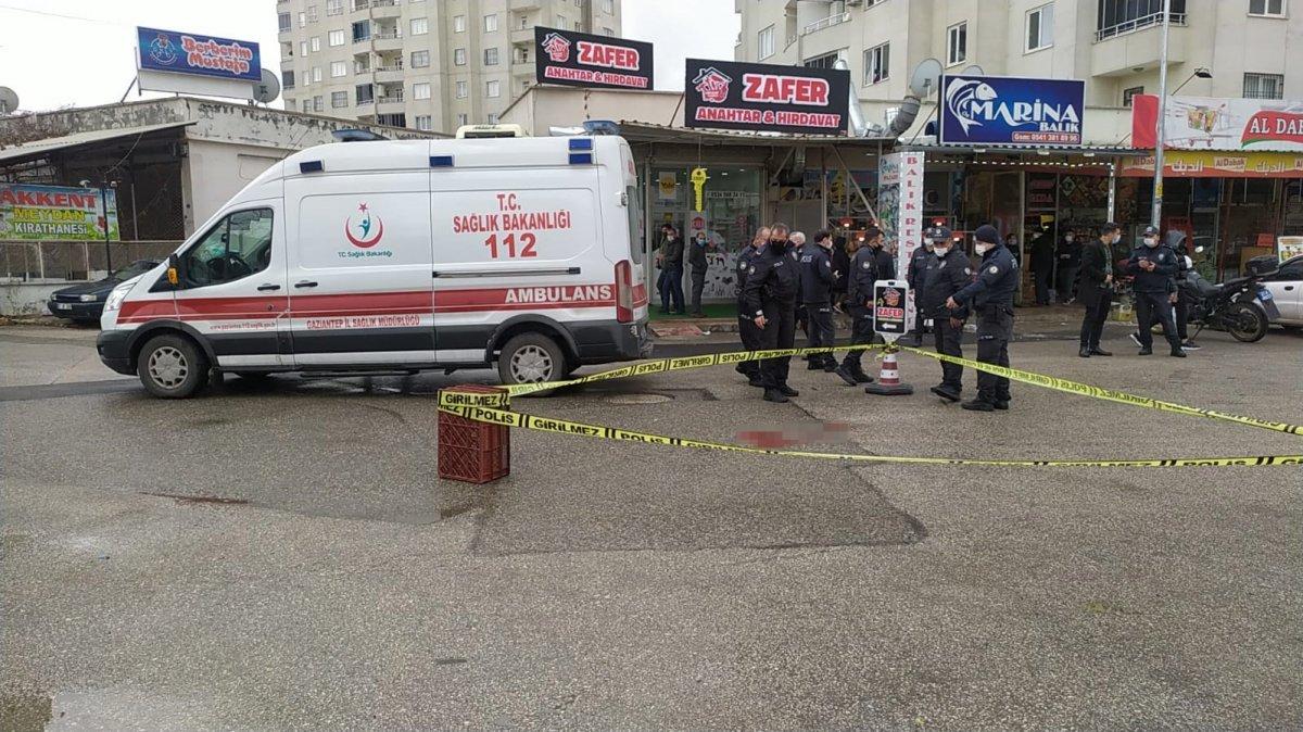 Gaziantep'te taksi durağı önünde kuzenini öldürdü