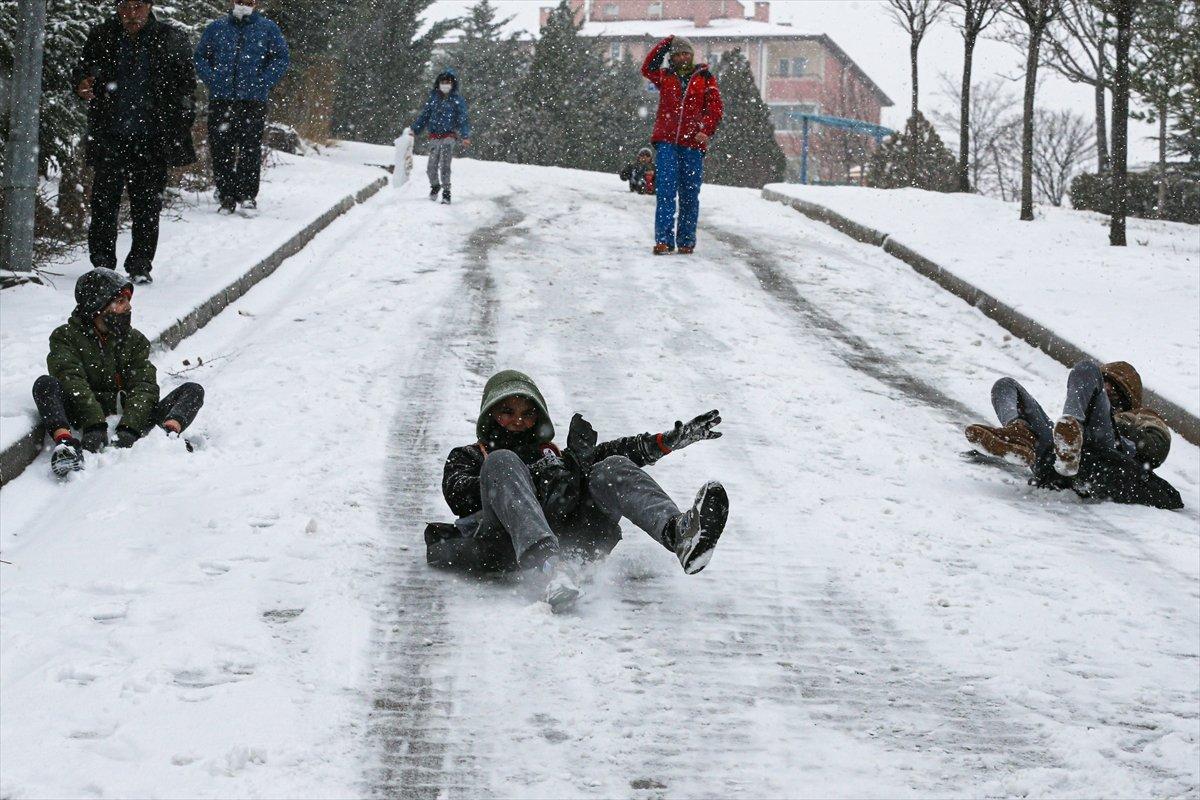 11 ilde yüz yüze eğitime kar engeli