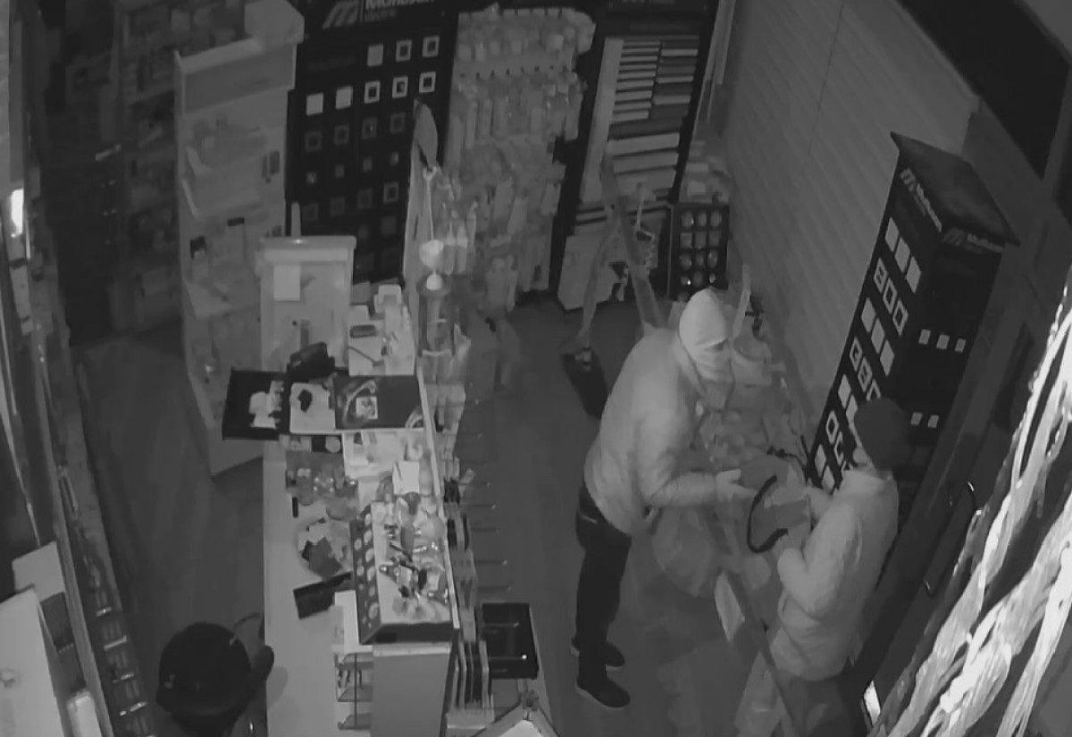 Eskişehir'de sigara molası veren hırsızların rahatlığı şaşırttı