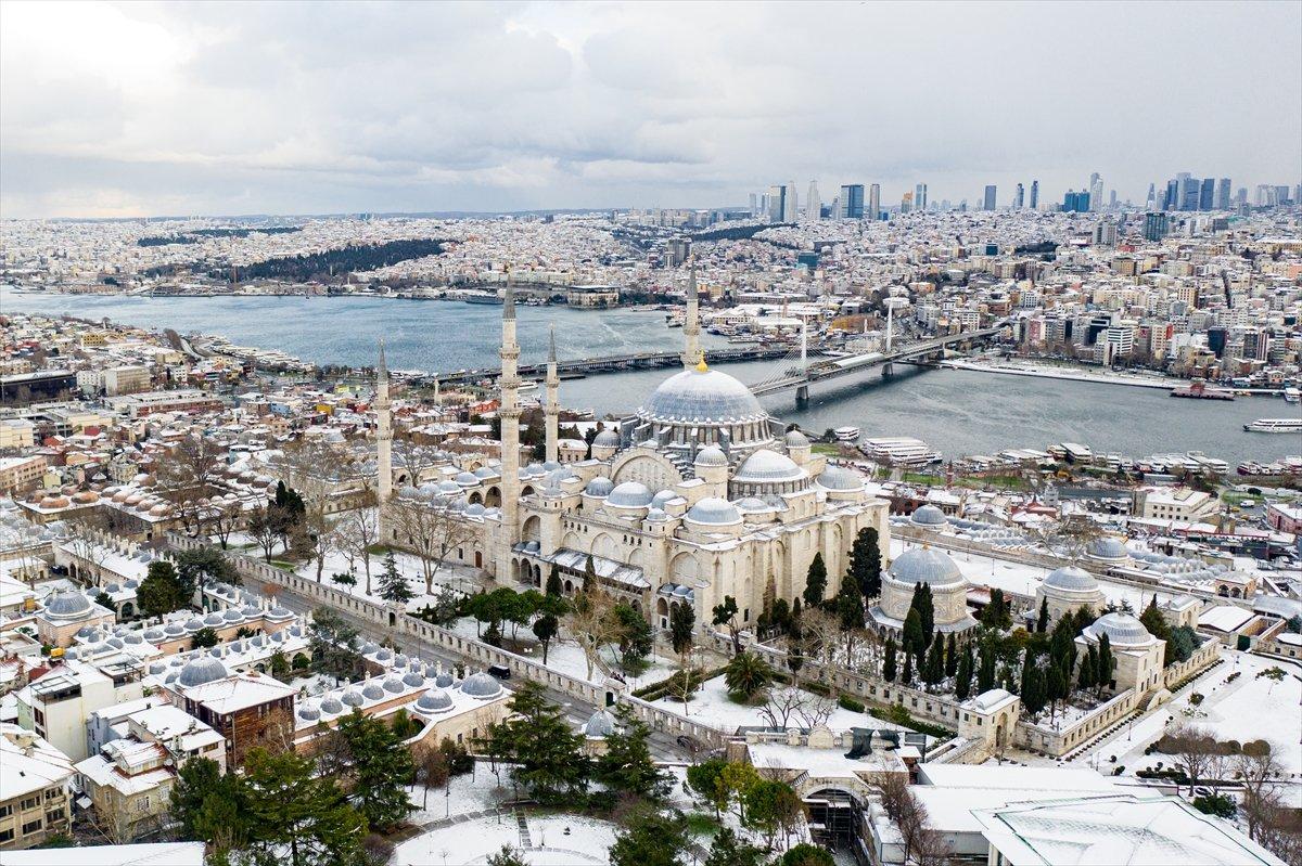 İstanbul'dan nefes kesen kar manzaraları