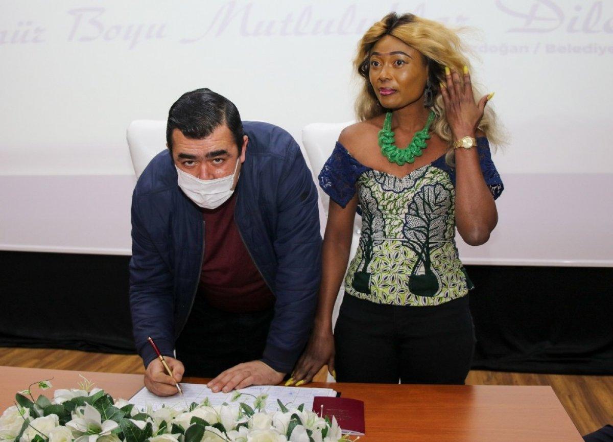 Kongolu Getrude Kayseri'ye gelin geldi