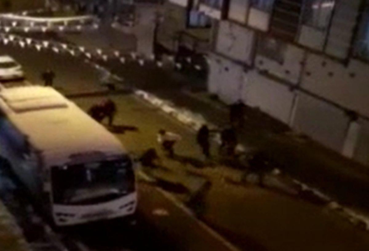 Esenyurt'ta iki grup arasındaki kavga kamerada