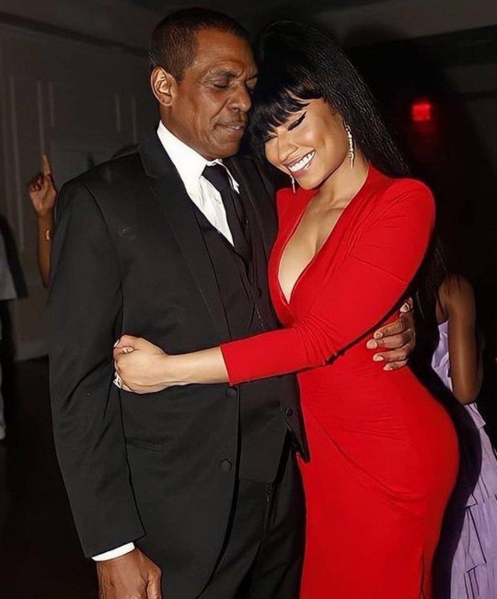 Nicki Minaj acı haberle sarsıldı