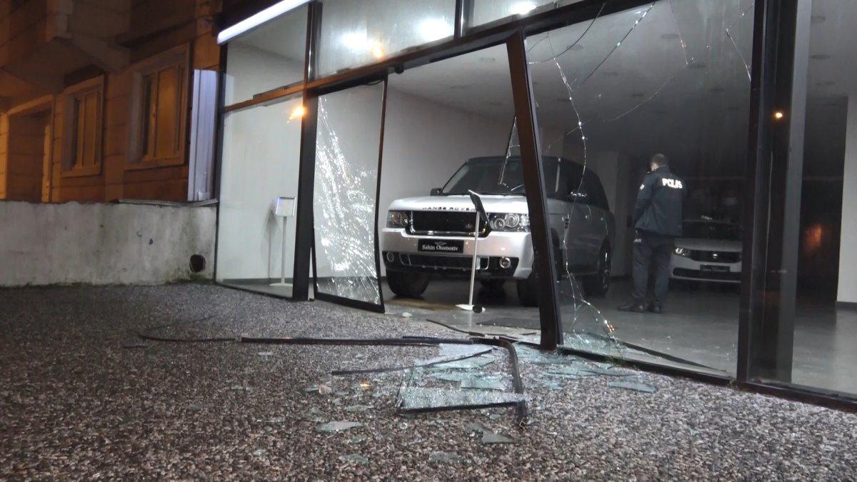 Bursa’da galeriden çaldığı otomobille 2 gün gezip, geri getirdi