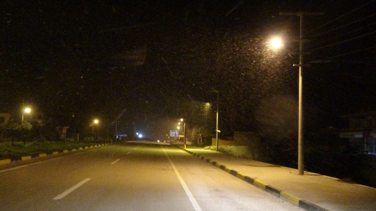 Antalya'ya 5 yıl sonra kar yağdı