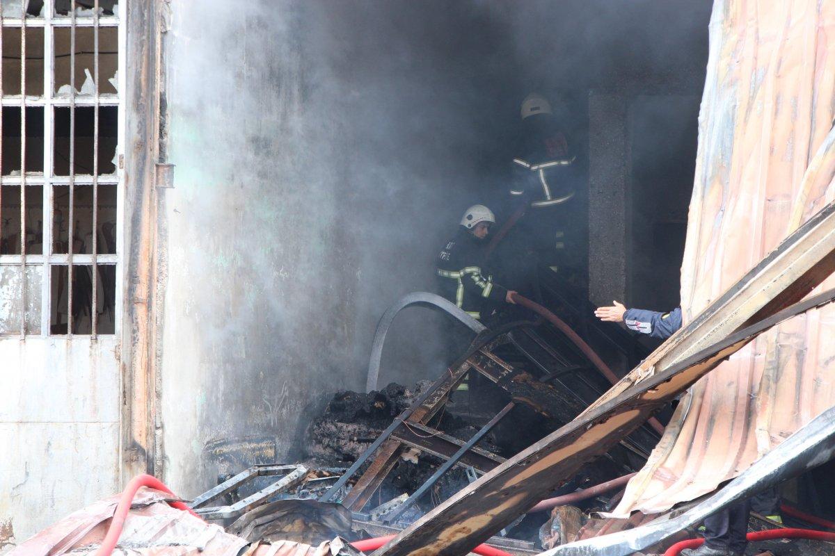 Hatay'da sanayi sitesinde yangın çıktı
