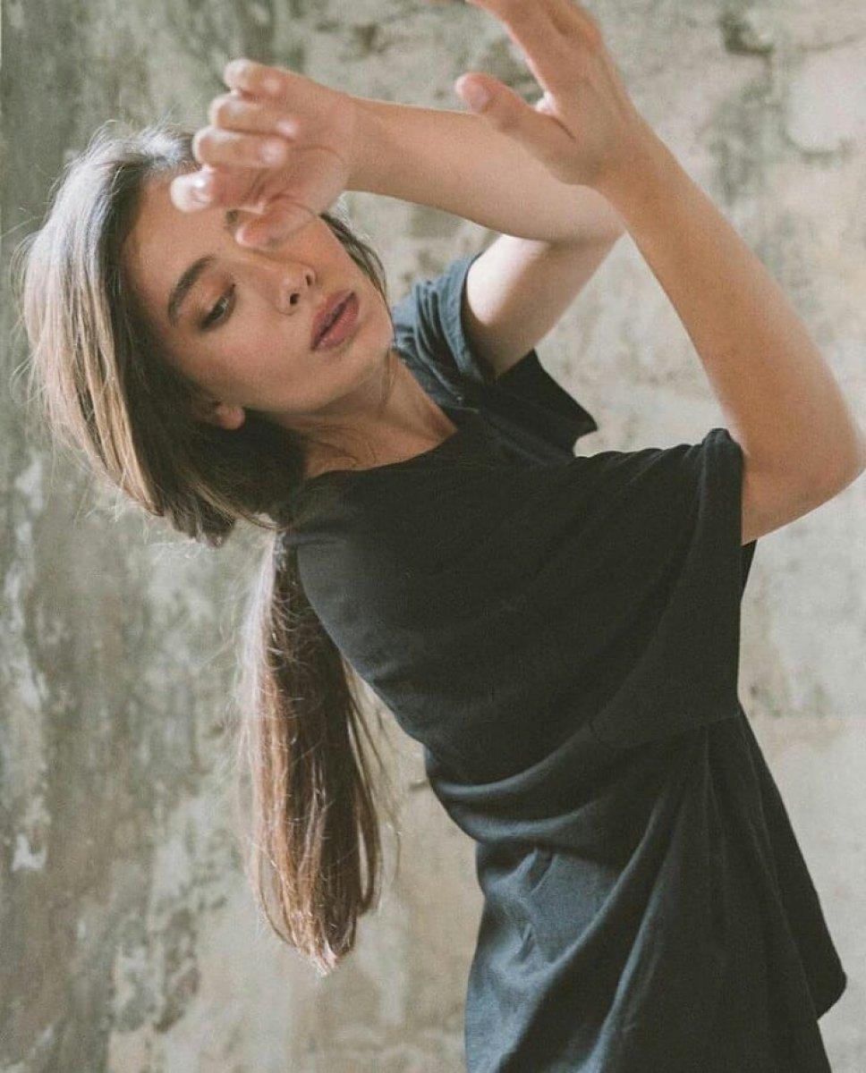 Neslihan Atagül'den sanatsal pozlar